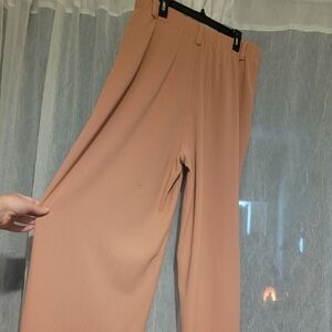 pink business casual Halara pants 🐖